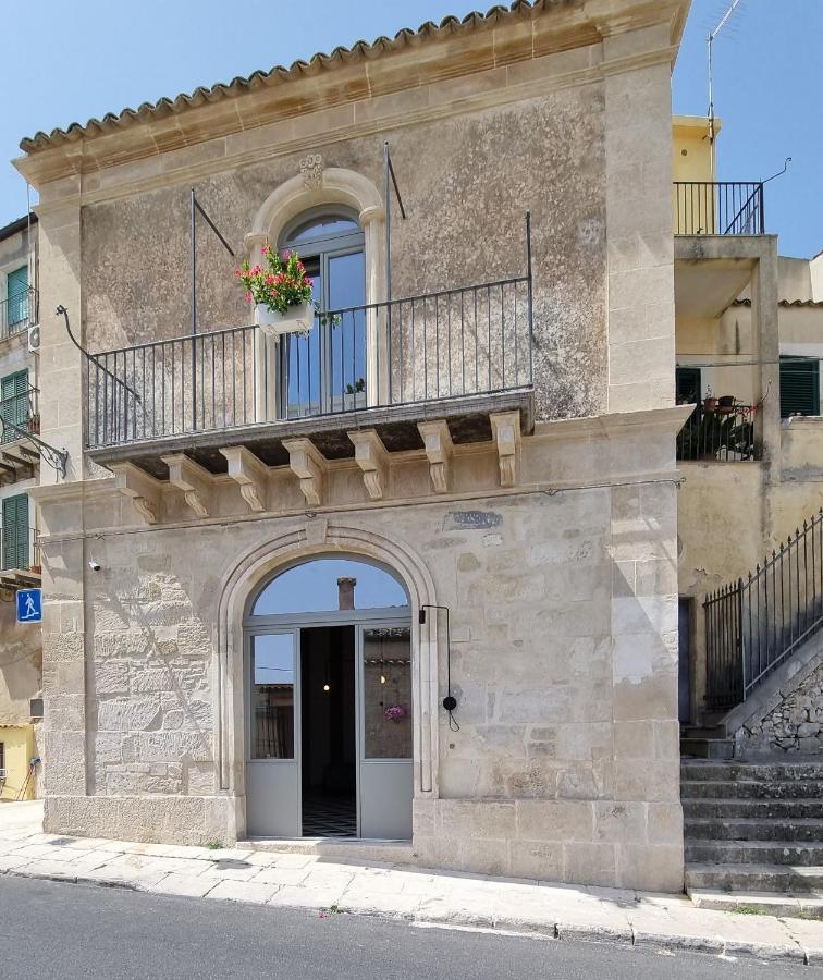 Super Giu Apartment Ragusa Exterior photo